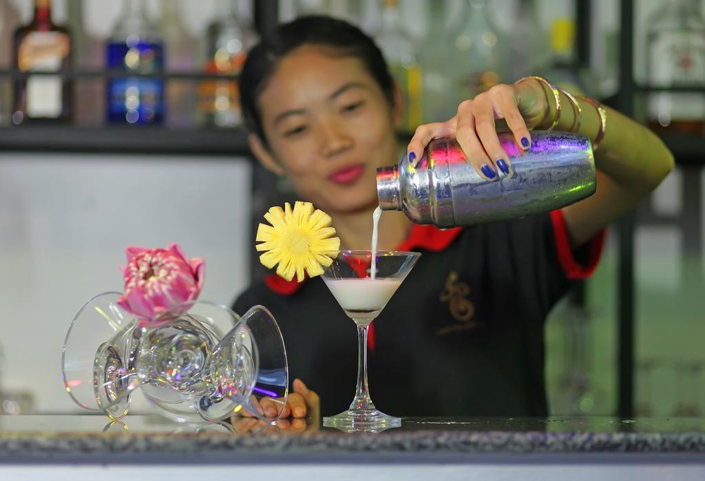 Golden Siem Reap Hotel Buitenkant foto